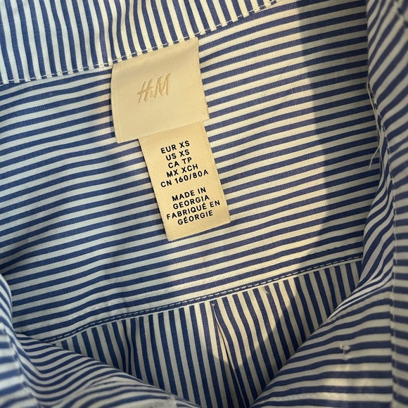 h&m top with shoulder pad (99% new) - Picture 3 of 3